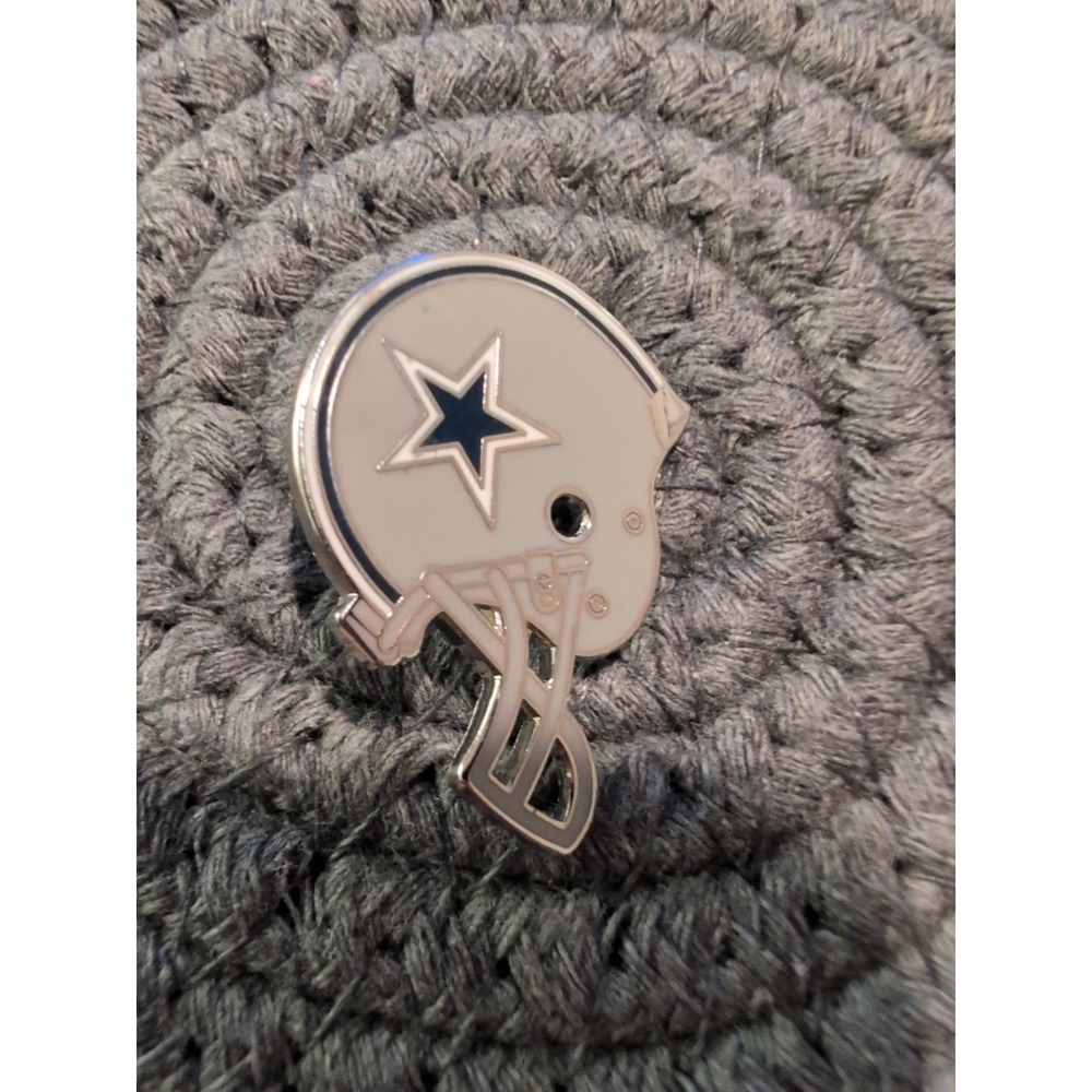 Vintage Dallas Cowboys NFL Football Hat Lapel Enamel Pin